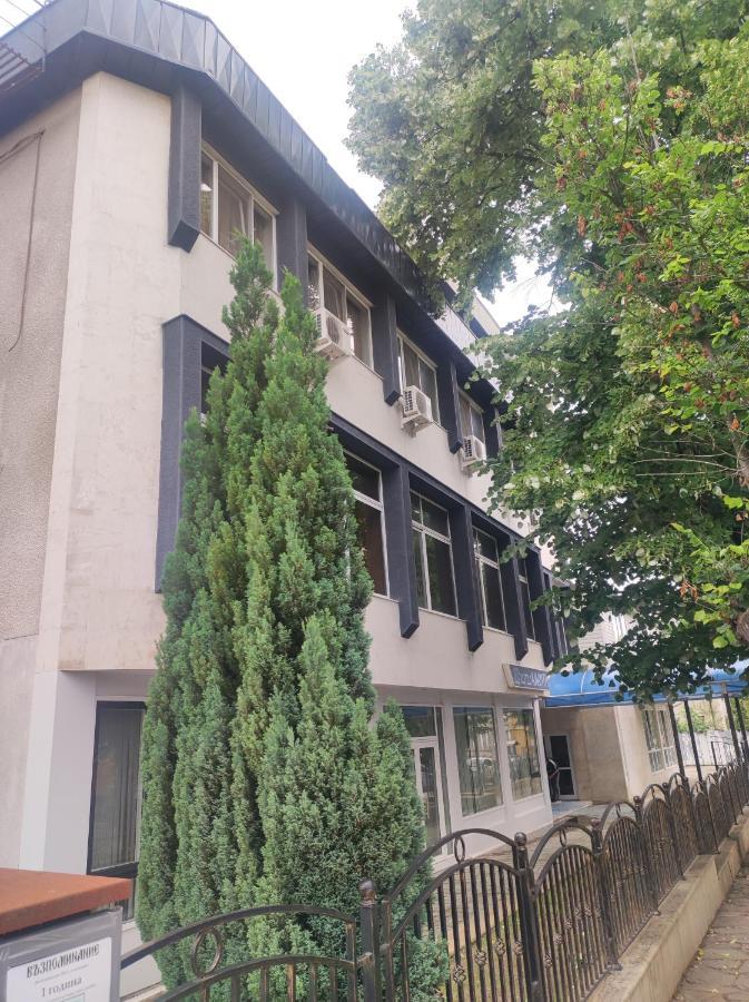 Кианти Hotel Kurdzhali Exterior photo